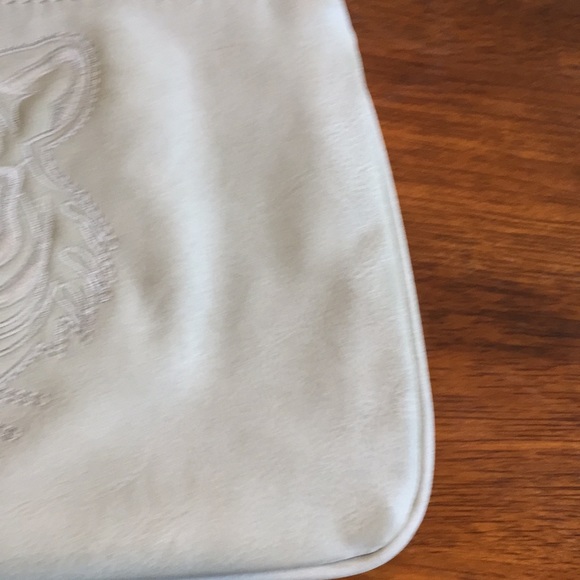 Deena & Ozzy light gray clutch purse - Picture 5 of 6